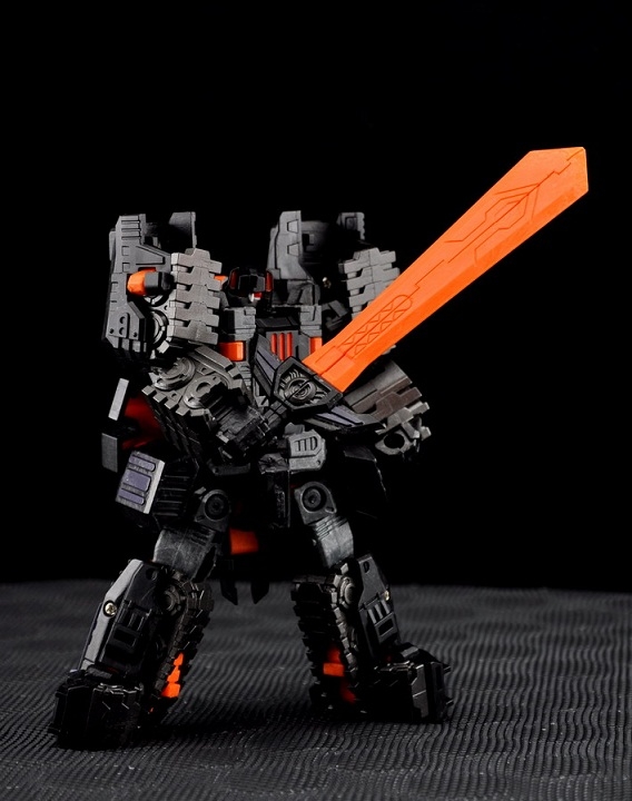 MakeToys MB01 C Paladin Chaos Images Showcase The Fallen Action Figure Image (1b) (3 of 9)